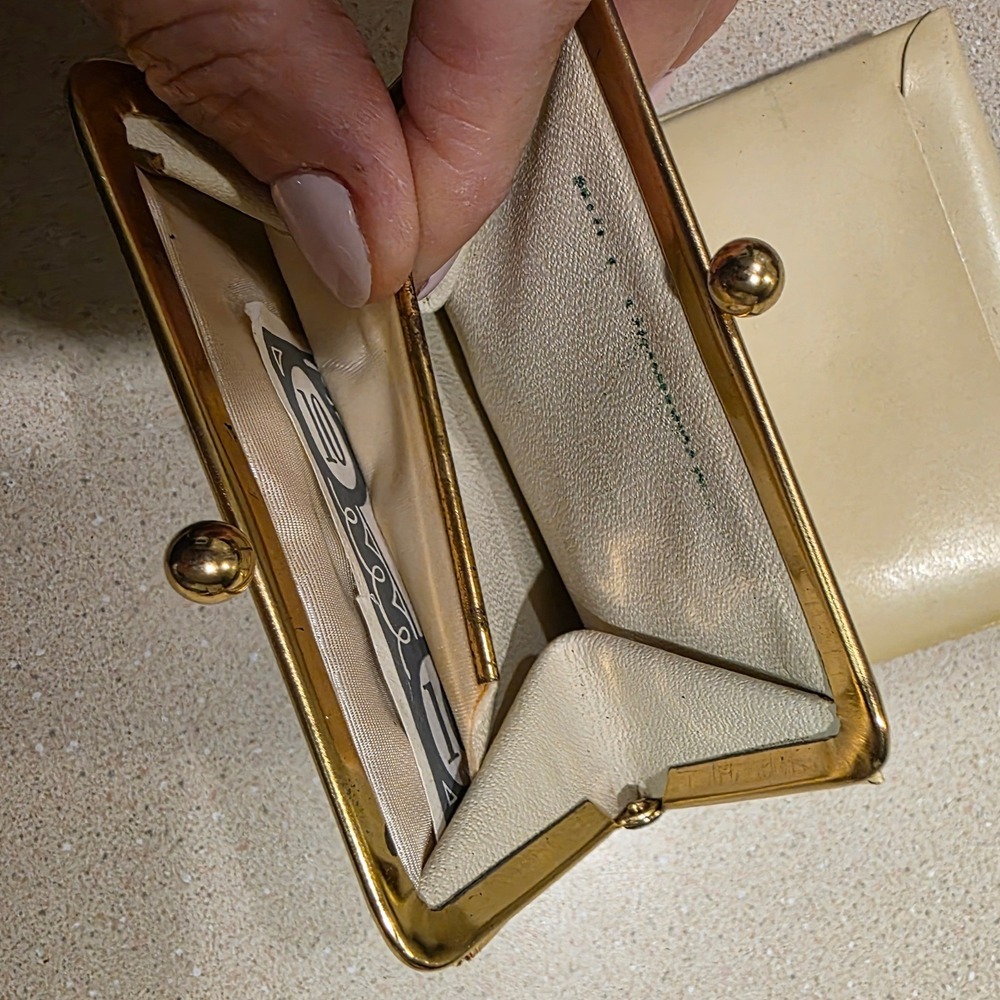 Amity Vintage French Wallet Cream Leather Iridescent Gemstone Kiss Lock - Picture 3 of 7